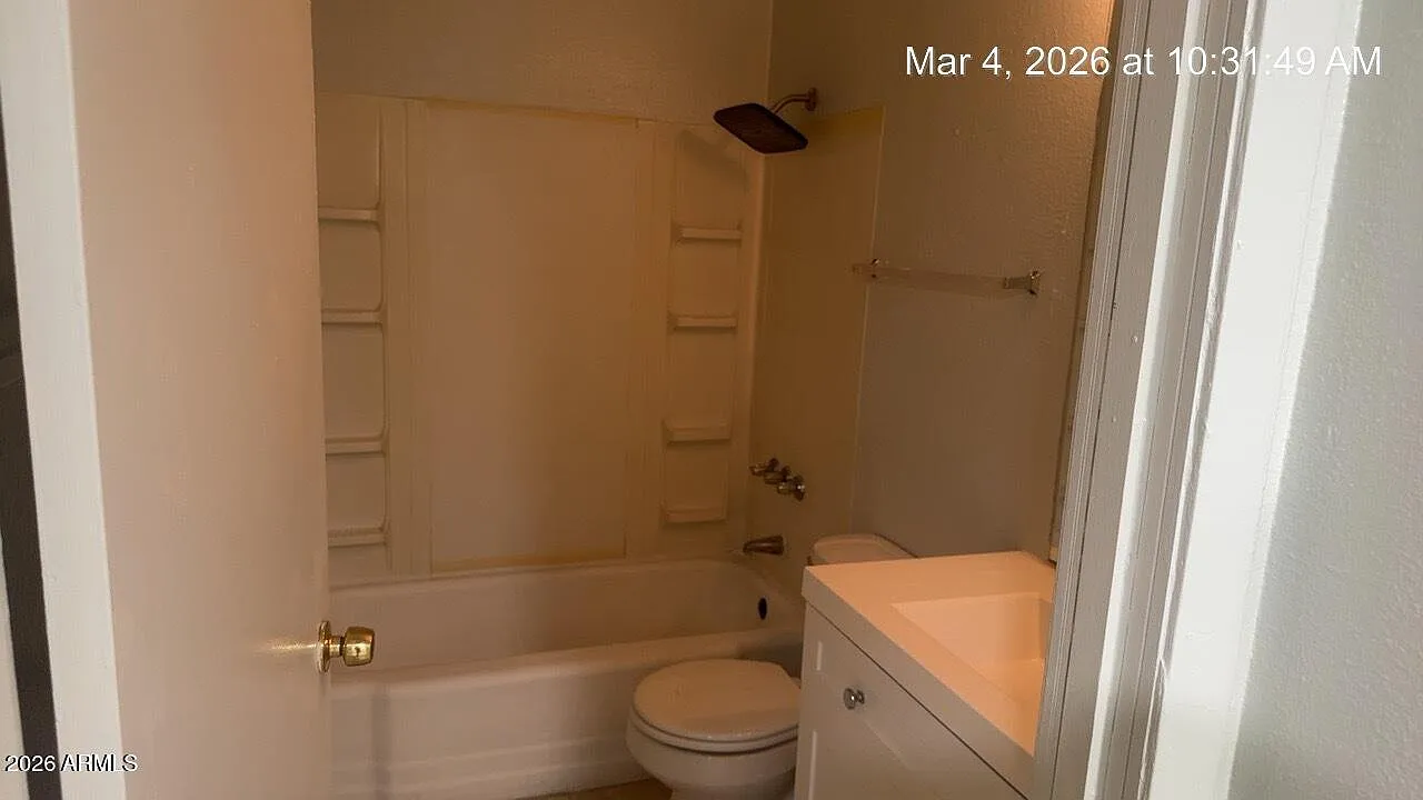 2 bed, 1.0 bath, 900 sqft, $1,125 — Photo 4