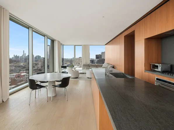 215 Chrystie Street image 4 of 11