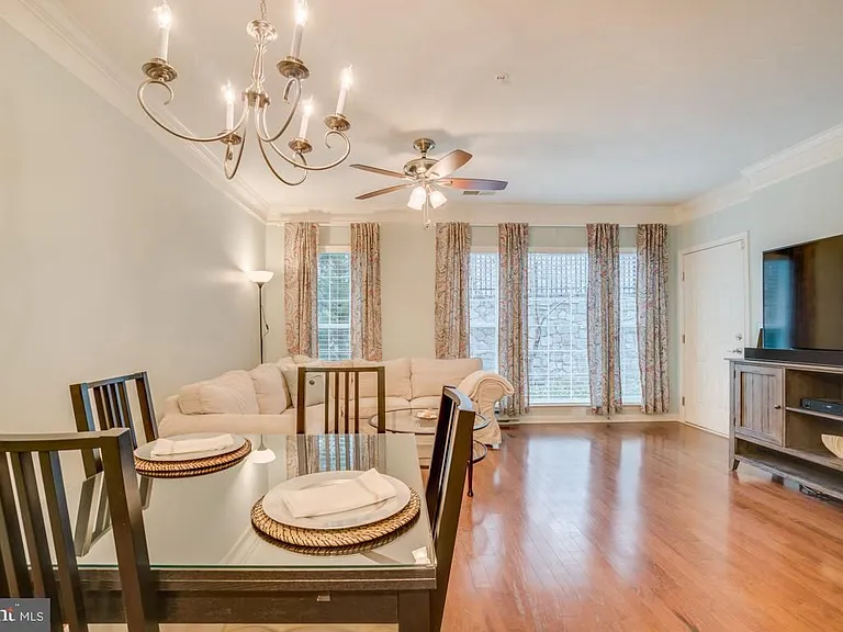 2291 Kew Gardens Dr — Photo 10