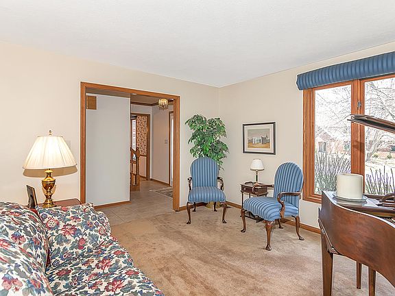 3rd image of 11337 Brentwood Ave