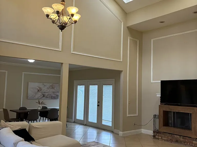 4864 Spring Run Ave — Photo 2