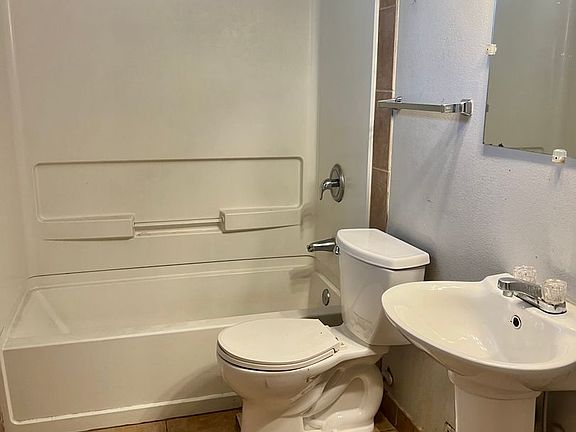5th image of 1515 S Norton Ave APT 4