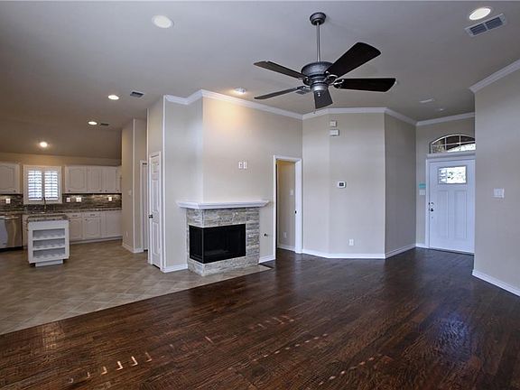 4th image of 5812 Greensboro Dr