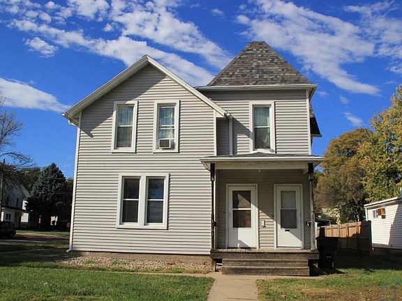 2nd image of 1701 Ross St