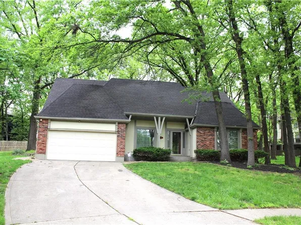 4609 NW Normandy Ln, Kansas City, MO 64116