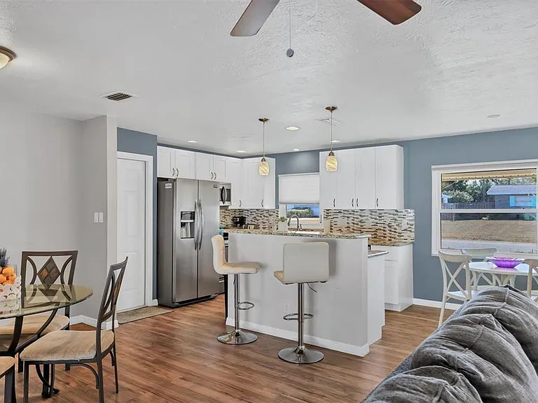 3425 Fairview Dr — Photo 11