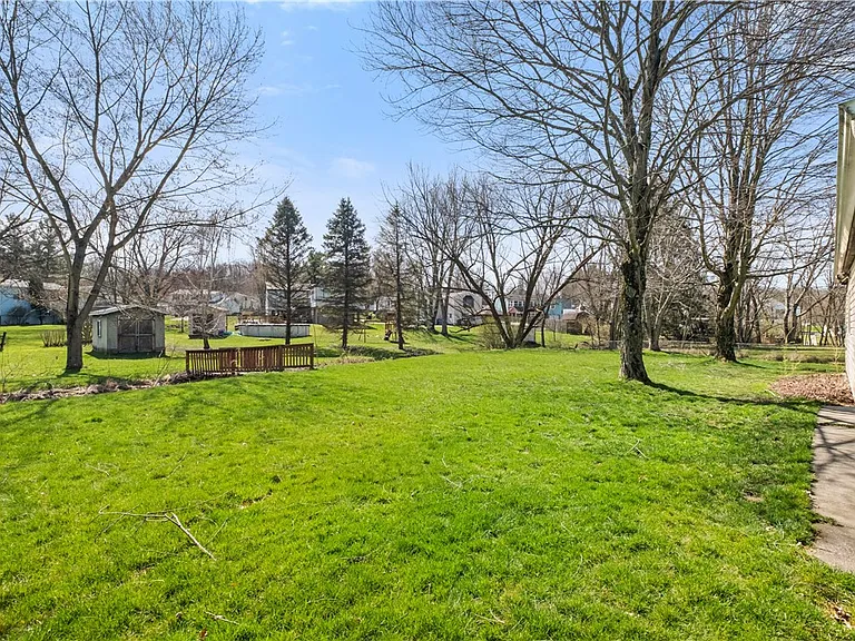16 Wheatfield Dr — Photo 27