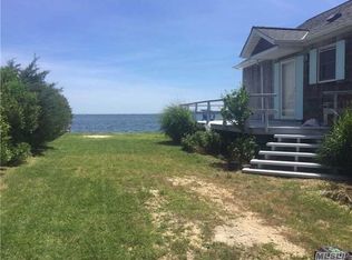 7 E Shore Dr, Babylon, NY 11702