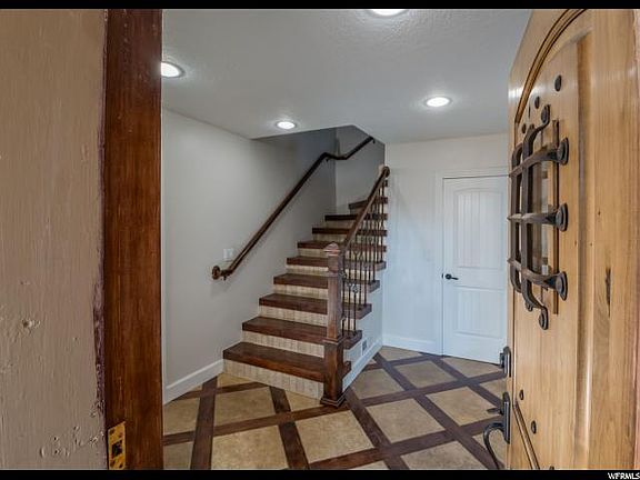 4th image of 1033 E Ramona Ave