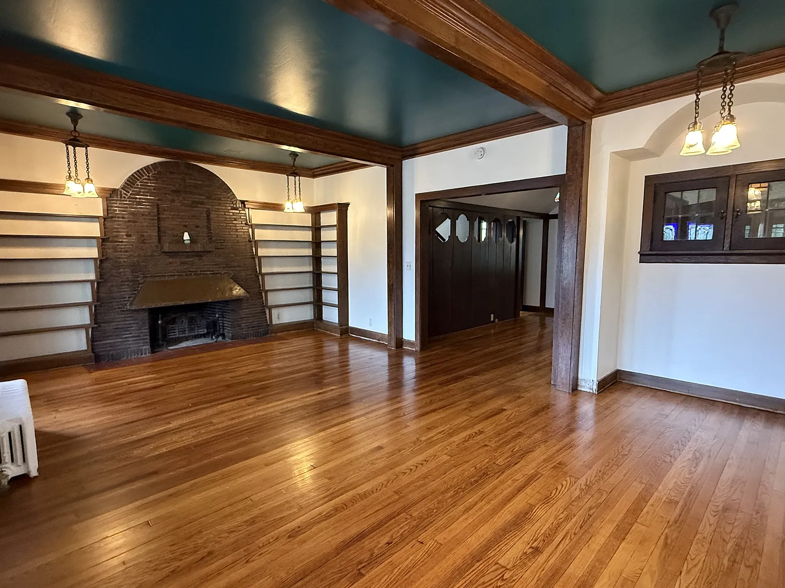 4 bed, 2006 sqft, $3,400 — Photo 3