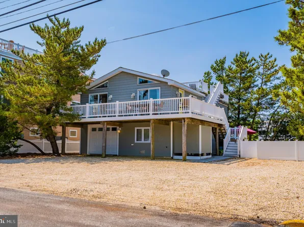 46 25th St, Long Beach, NJ 08008