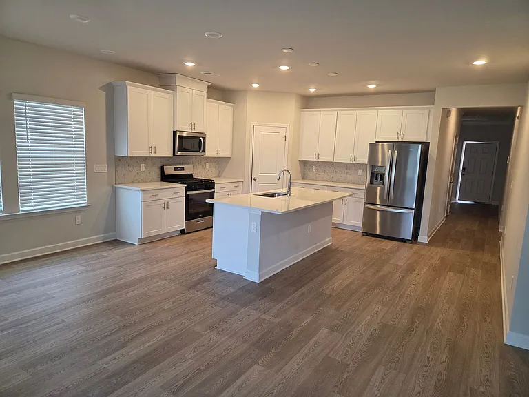 4819 Hopespring St — Photo 2
