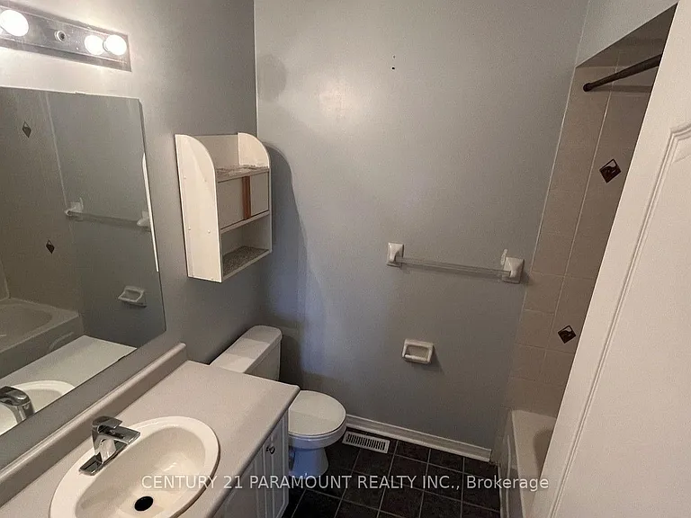 34 Jewel Cres — Photo 16