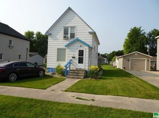 714 8th St, Sheldon, IA 51201