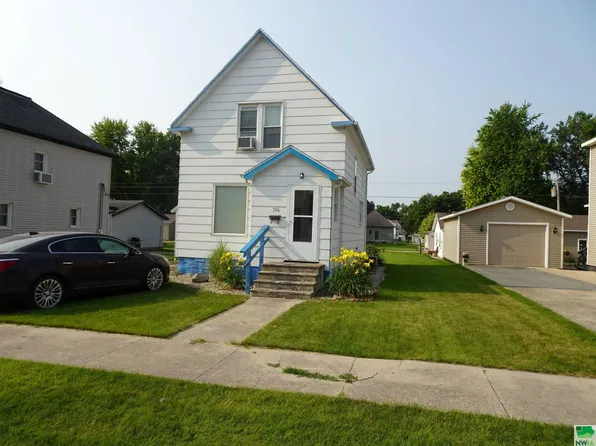 714 8th St, Sheldon, IA 51201