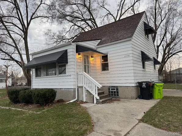 25759 Groveland St, Roseville, MI 48066