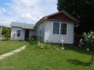 262 Creek Rd, Union City, MI 49094