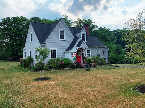 3rd image of 3006 Westover Dr