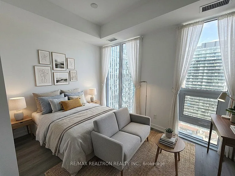 100 Queen St E #2912 — Photo 10