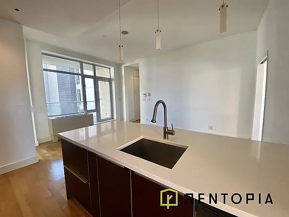 5th image of 65 Ainslie St Unit 413B