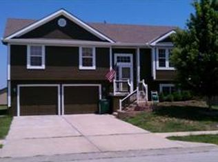 12008 White Oak St, Peculiar, MO 64078
