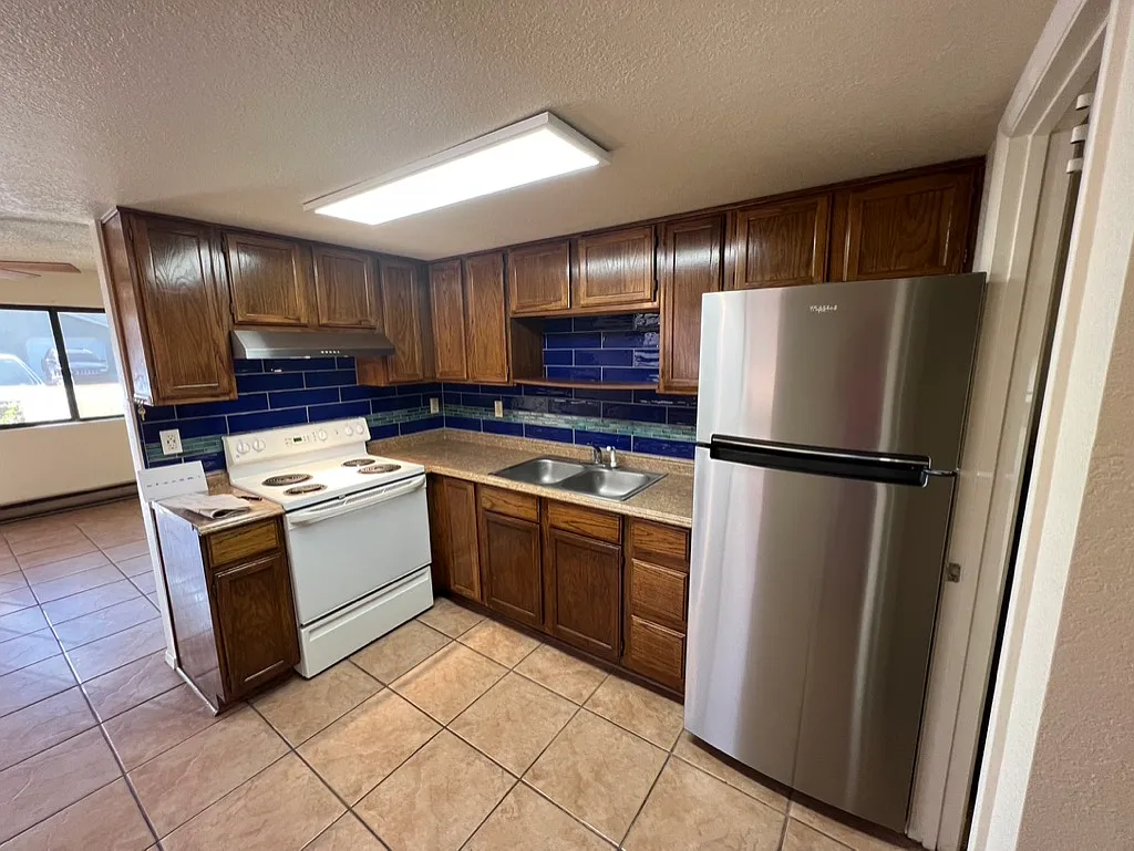 2 bed, 785 sqft, $1,650 — Photo 2