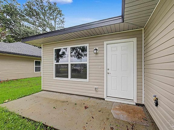 2nd image of 523 Bayliss Ct