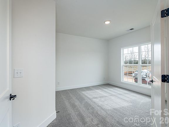 5th image of 1250 Gardenia Dr #13