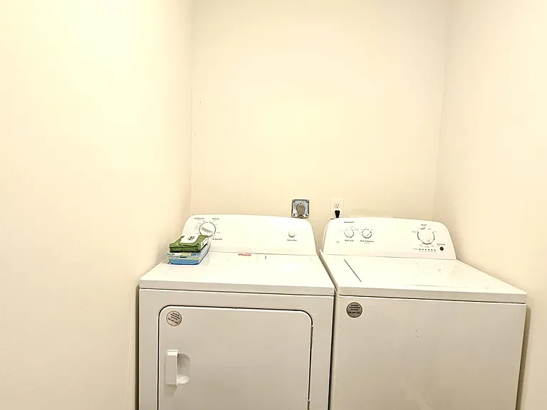 323 Seminole Ct — Photo 12