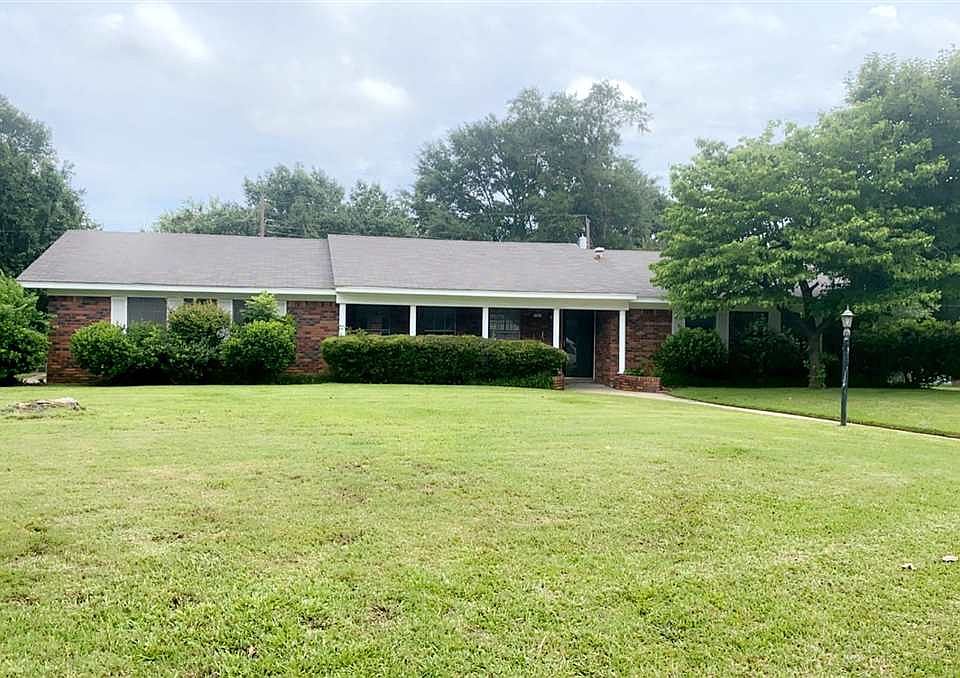 1st image of 1 S Hermitage Dr