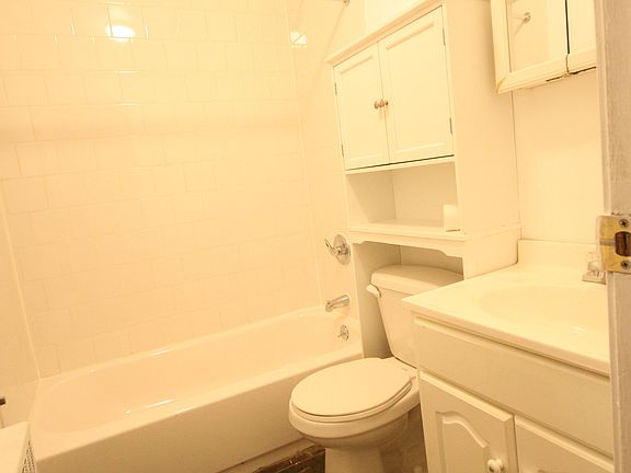 4th image of 468 Myrtle Ave APT 1