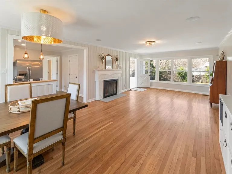 1033 N Pine St — Photo 8