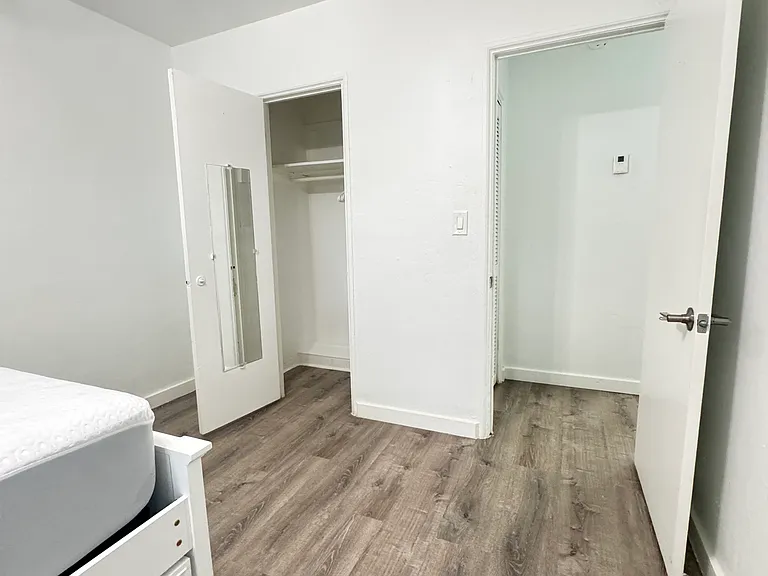 1413 SW 20th St #1 — Photo 4