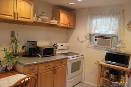 2nd image of 15 Cedar St