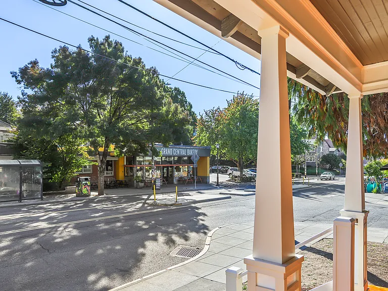 2305 SE Hawthorne Blvd #B — Photo 21
