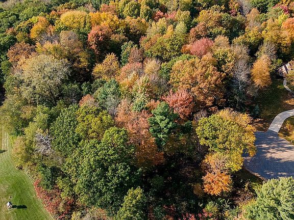 4th image of N237 Thornberry Ct
