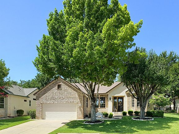 3rd image of 118 Mountain Laurel Way