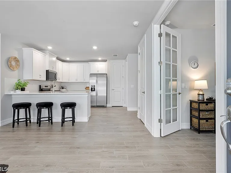 17639 Wild Iris Ln — Photo 4