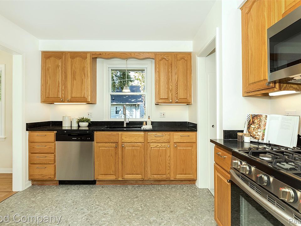 938 Edgewood Dr, photo 13