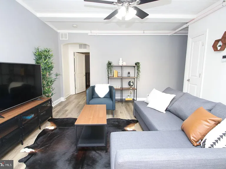 44 S 3rd St #3 — Photo 1