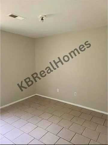 2226 Durham Ave — Photo 7