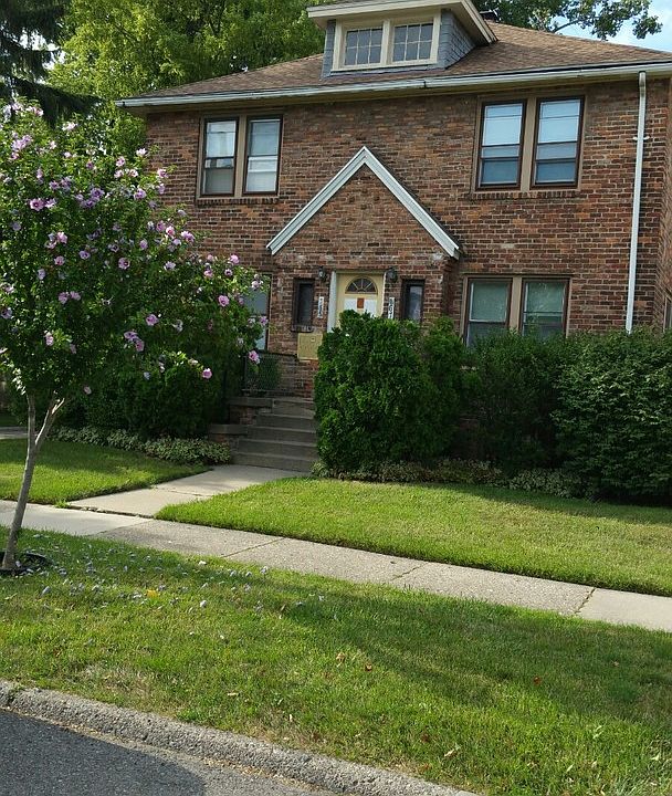 1st image of 165 E Hazelhurst St #33