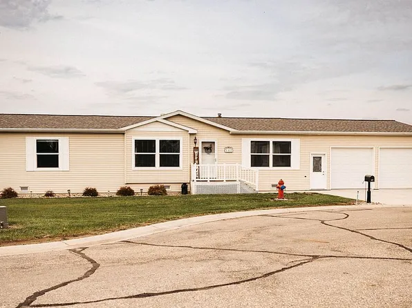 106 Dakota Dr, Hankinson, ND 58041