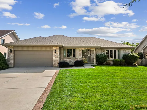 8025 Chesterton Dr, Woodridge, IL 60517
