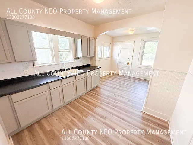 859 Brown St #DOWN — Photo 6