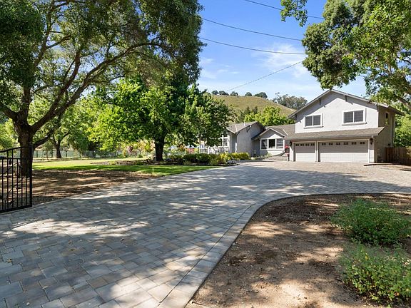 2nd image of 15196 Yvonne Dr