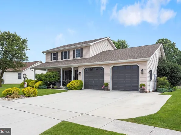 205 Panther Dr, Hanover, PA 17331