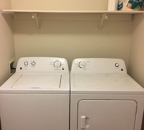 Washer/Dryer included