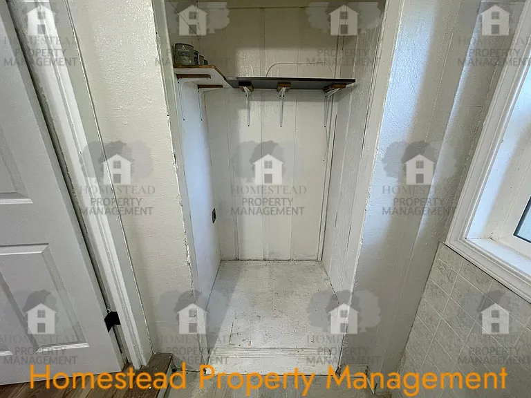 582 Main St W — Photo 14