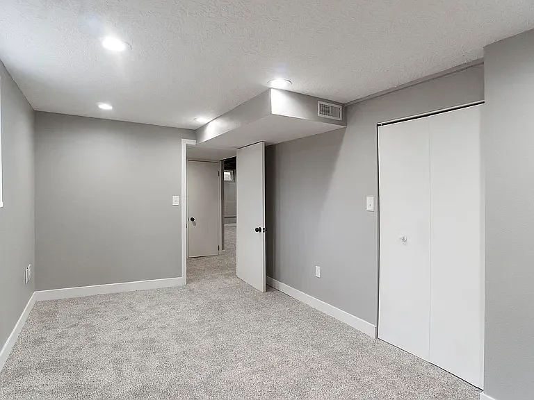 2041 S Cleveland St — Photo 16